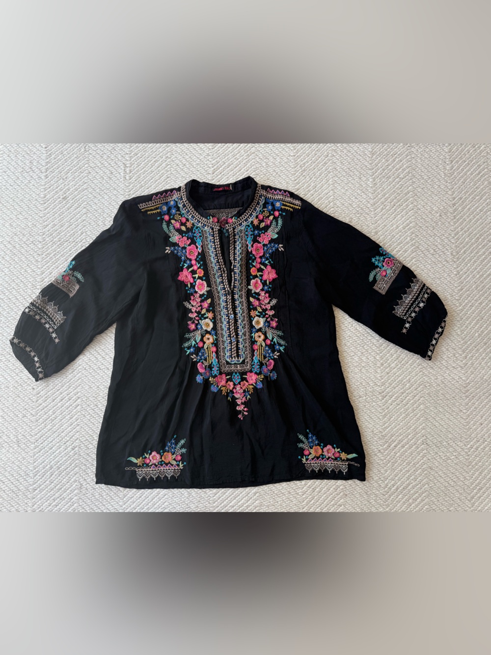 Johnny Was Sarabeth Black Embroidered Floral Tunic sz M